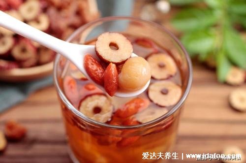 越吃子宫越干净的食物，桂圆山药绿豆猪血都